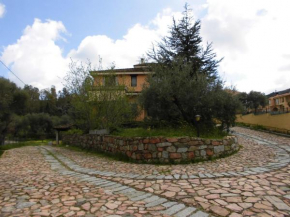  Casa vacanze Villa Lucheria Loceri  Лочери